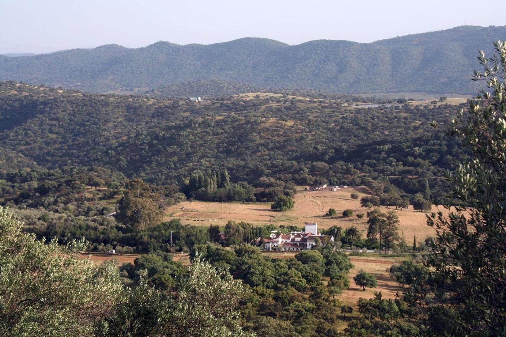 Las Navezuelas Cazalla de la Sierra Bagian luar foto